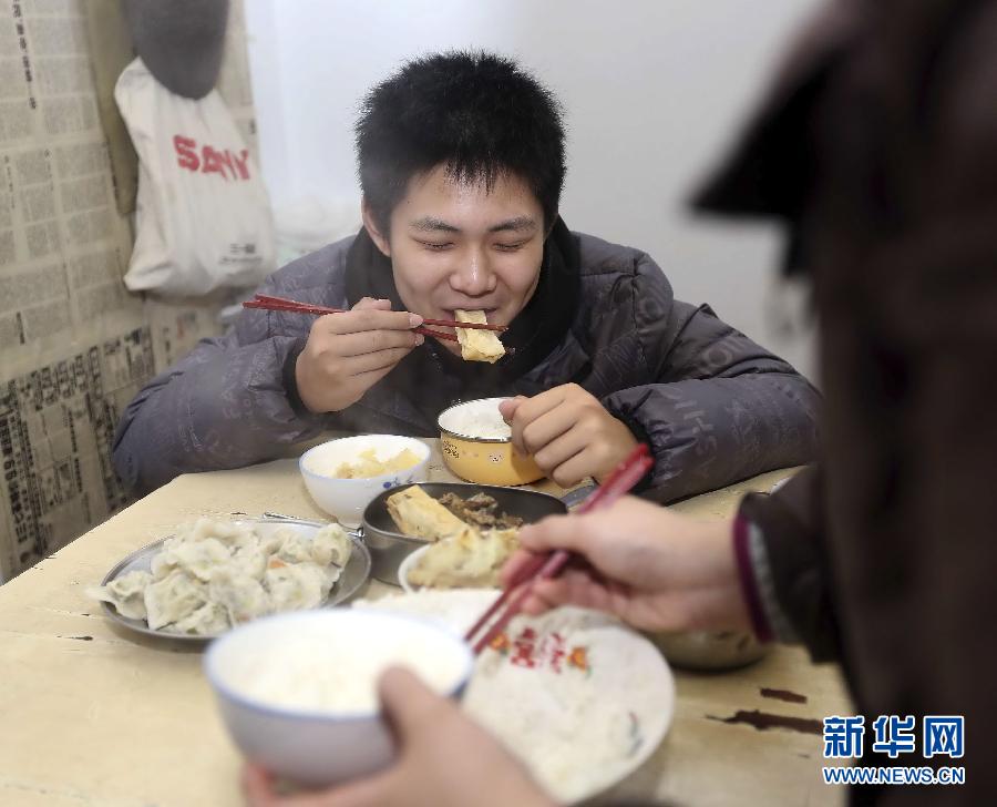 捐髓救父孝感通城 省慈善总会再伸援手