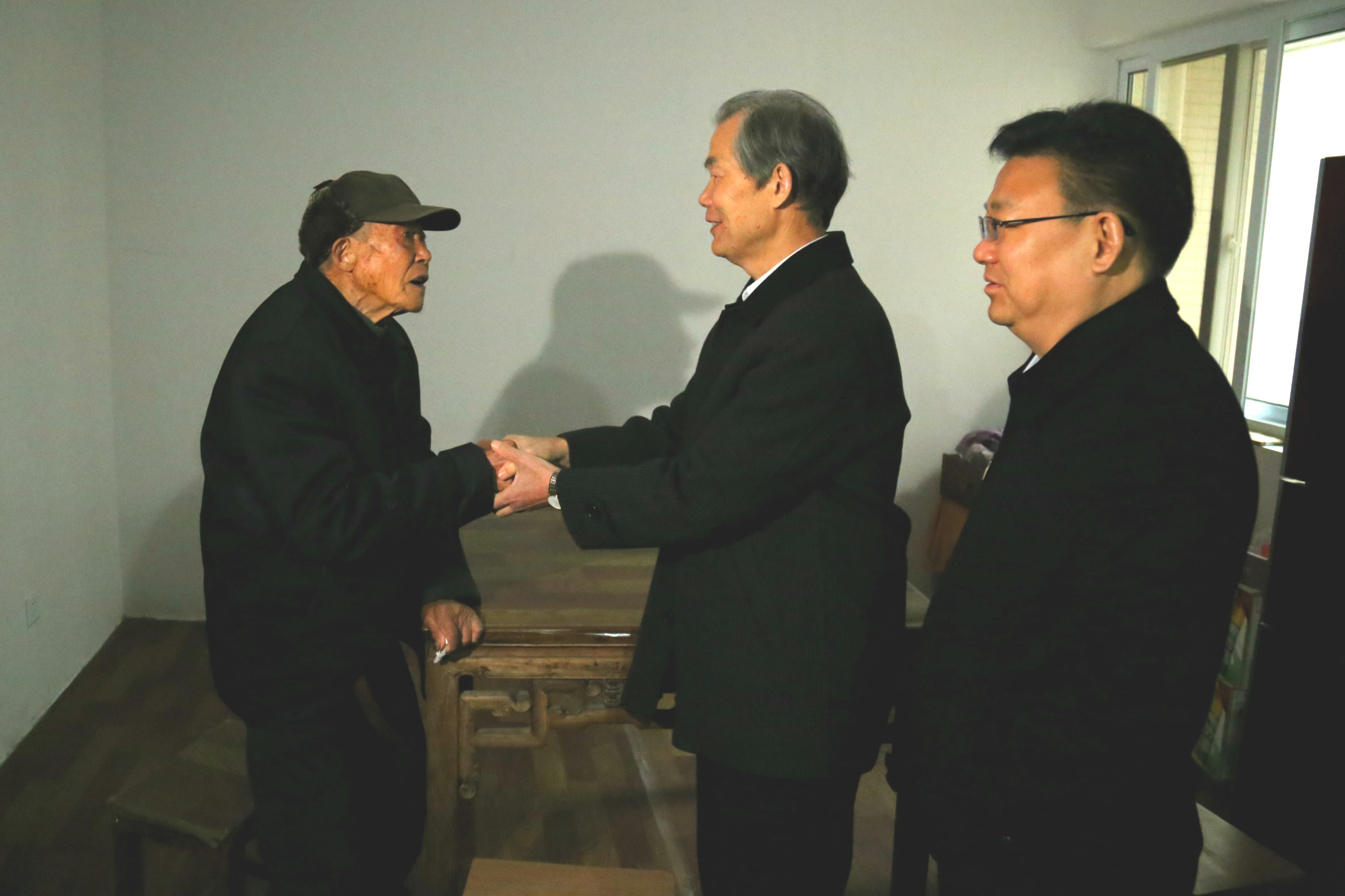 市慈善总会对重大疾病企退人员开展精准救助 