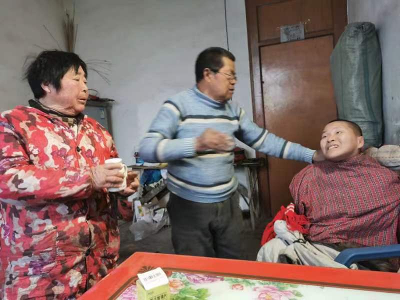 捡来的“孙女”，20年没有叫一声“爷爷”“奶奶”